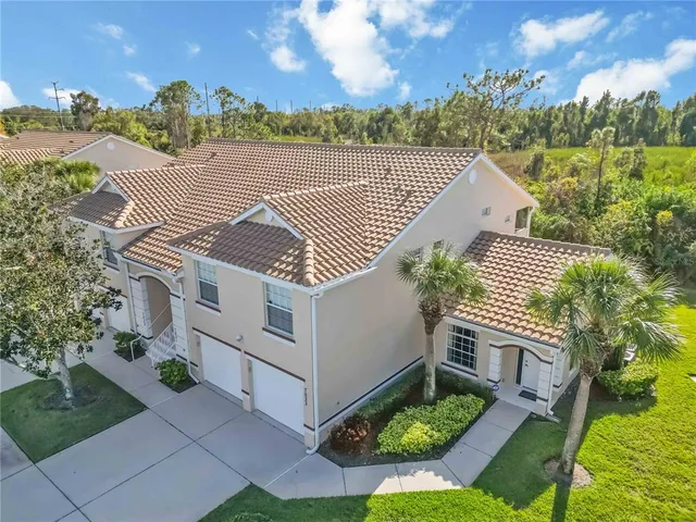 $259,900 | 6424 Bay Cedar Lane, Unit 201, Bradenton, FL 34203