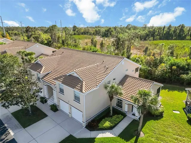 $259,900 | 6424 Bay Cedar Lane, Unit 201, Bradenton, FL 34203