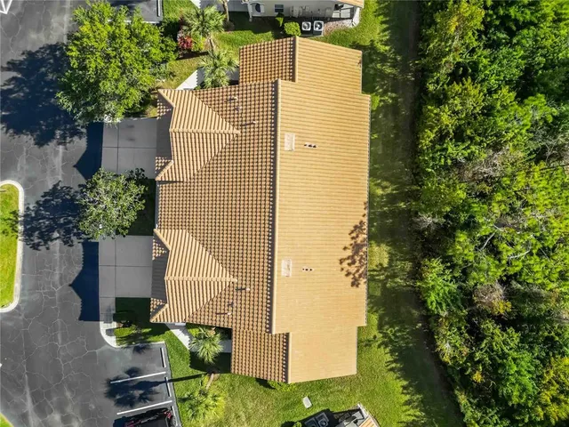 $259,900 | 6424 Bay Cedar Lane, Unit 201, Bradenton, FL 34203