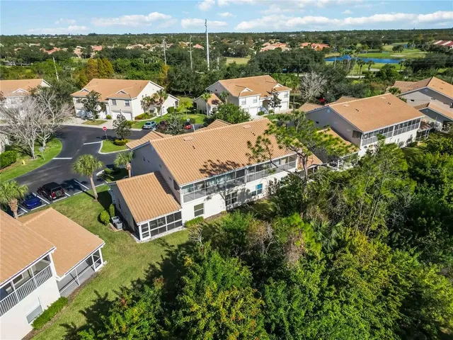 $259,900 | 6424 Bay Cedar Lane, Unit 201, Bradenton, FL 34203