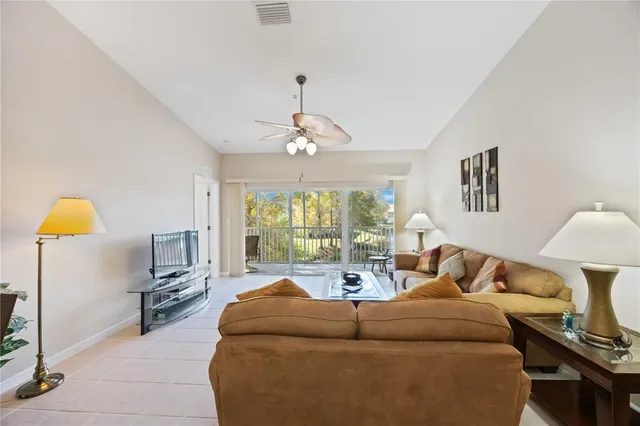 $259,900 | 6424 Bay Cedar Lane, Unit 201, Bradenton, FL 34203