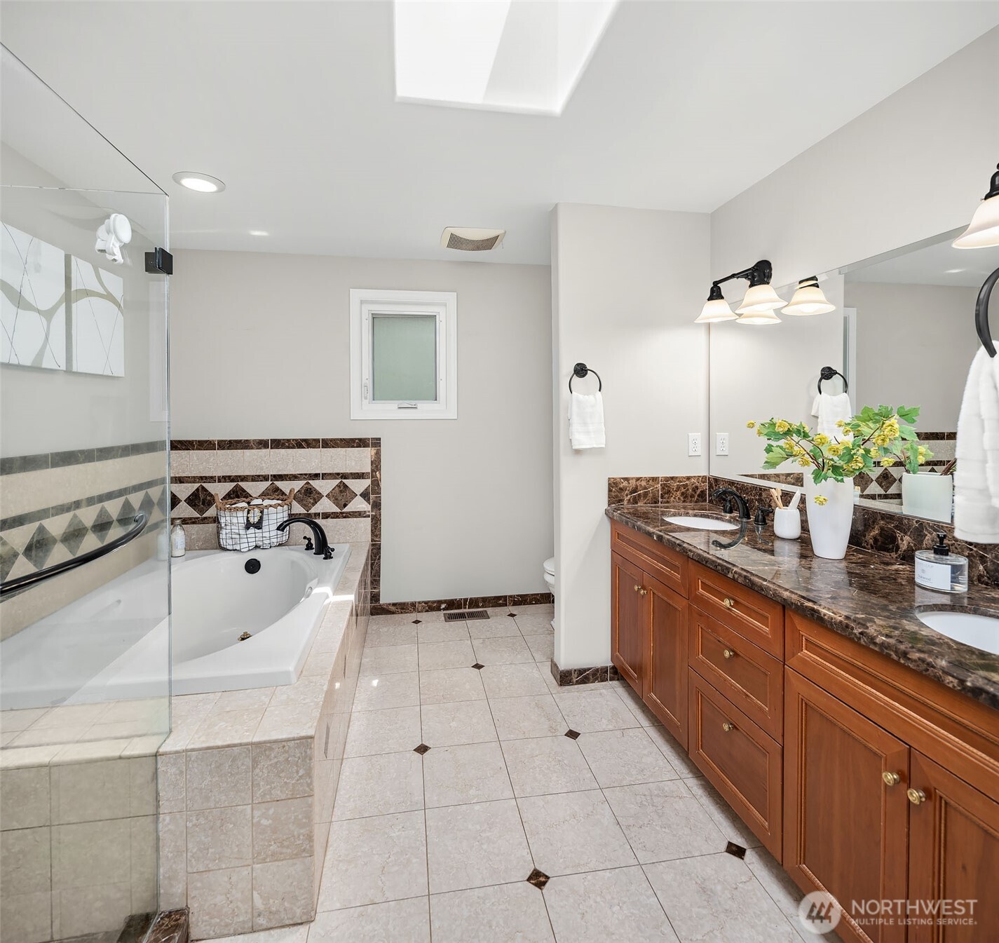 1815 Field Avenue Northeast Renton, WA 98059 - Photo 18 of 39