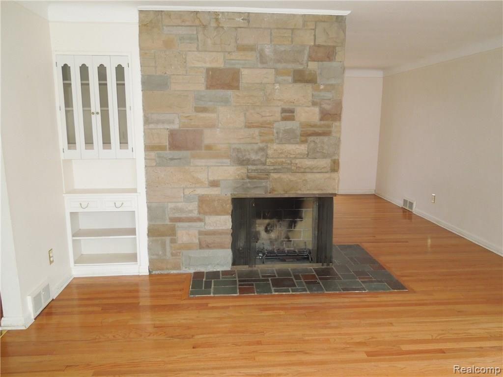 17543 Ramsgate Drive Lathrup Village, MI 48076 - Photo 8 of 22