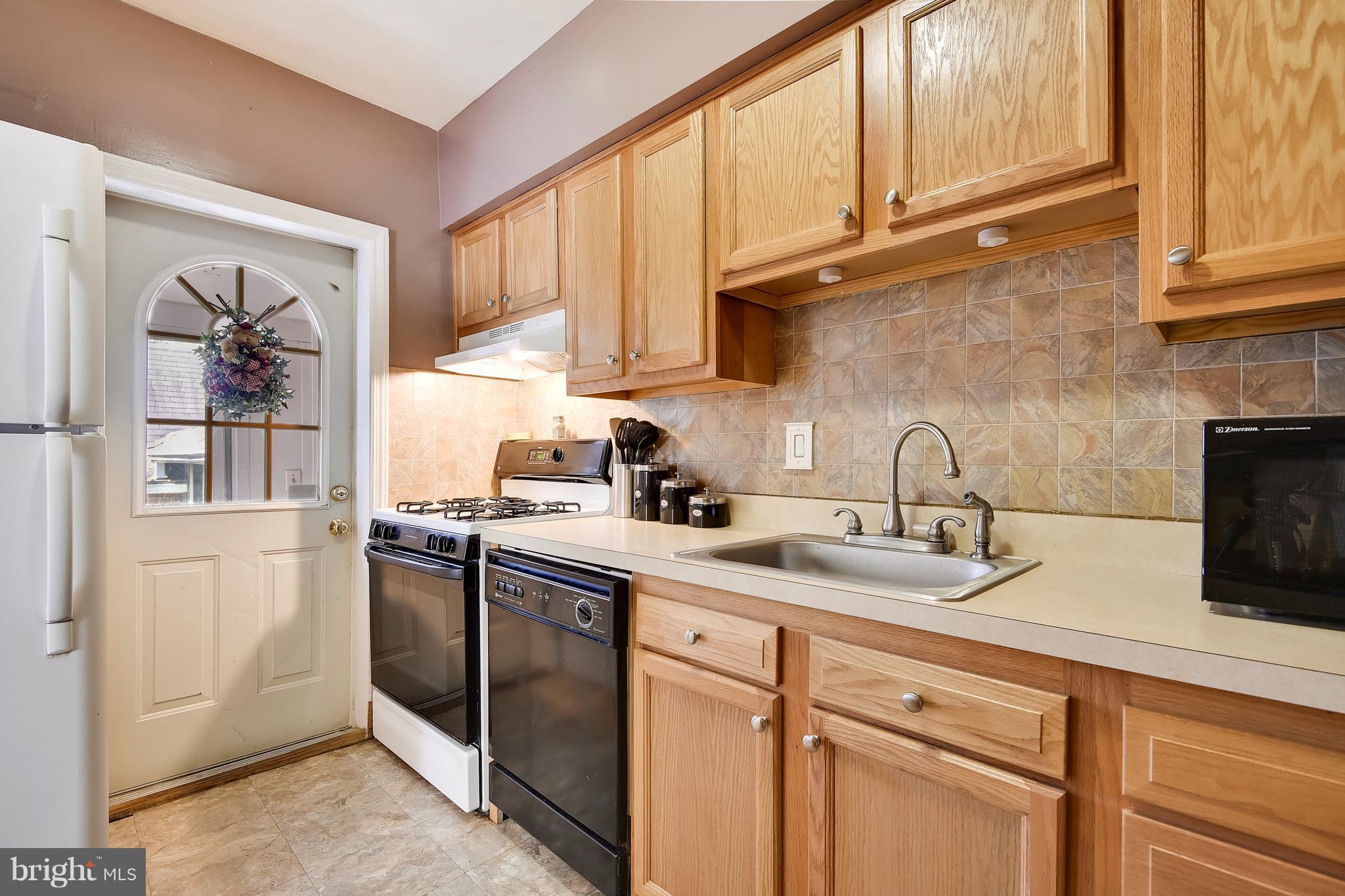 107 Charles Road Linthicum Heights, MD 21090 - Photo 3 of 30 Kitchen