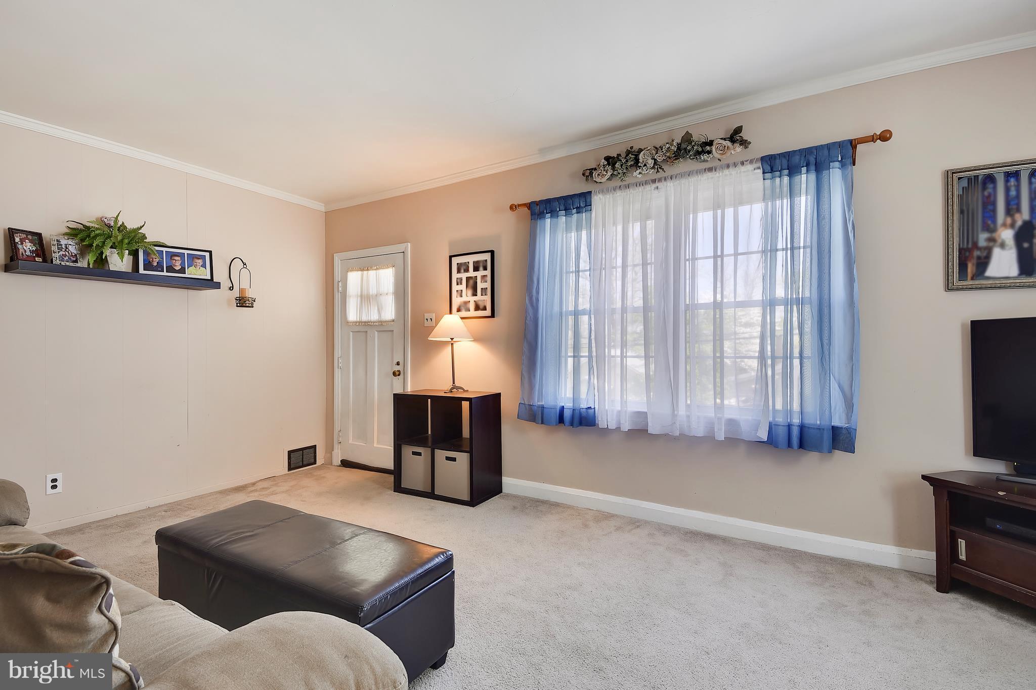 107 Charles Road Linthicum Heights, MD 21090 - Photo 7 of 30 Living Room