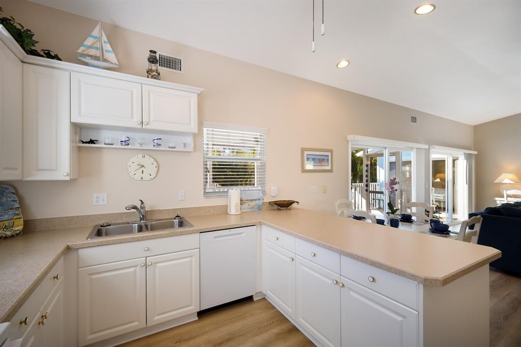730 Holly Road Anna Maria, FL 34216 - Photo 10 of 36 Gallery Image 10