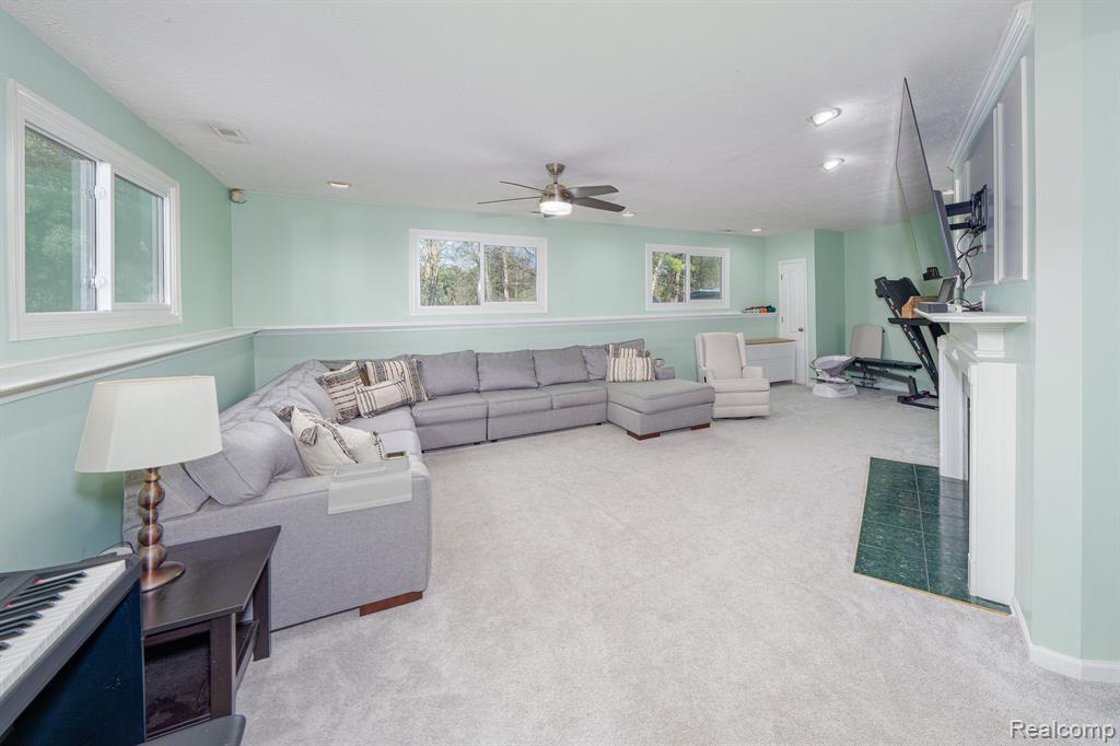 3916 Morgan Road Lake Orion, MI 48359 - Photo 35 of 41