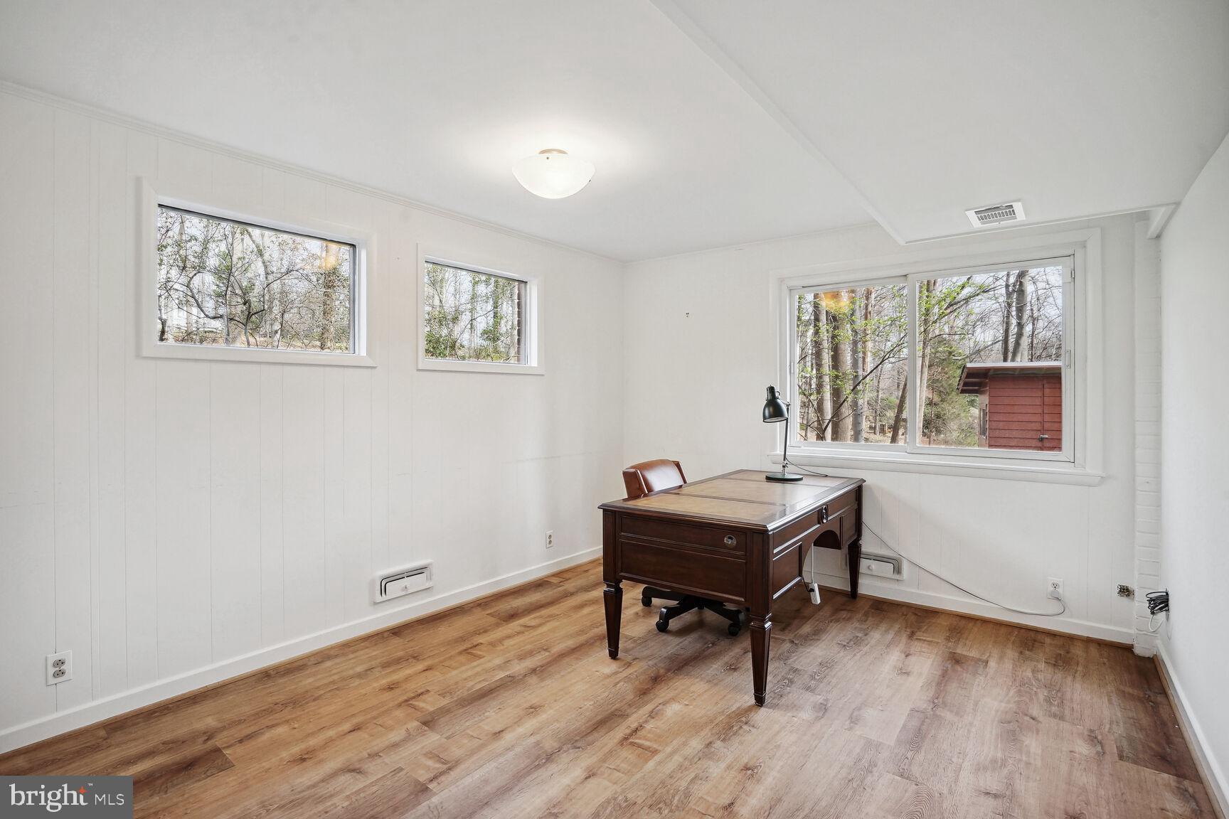 1717 Briar Ridge Road McLean, VA 22101 - Photo 20 of 27