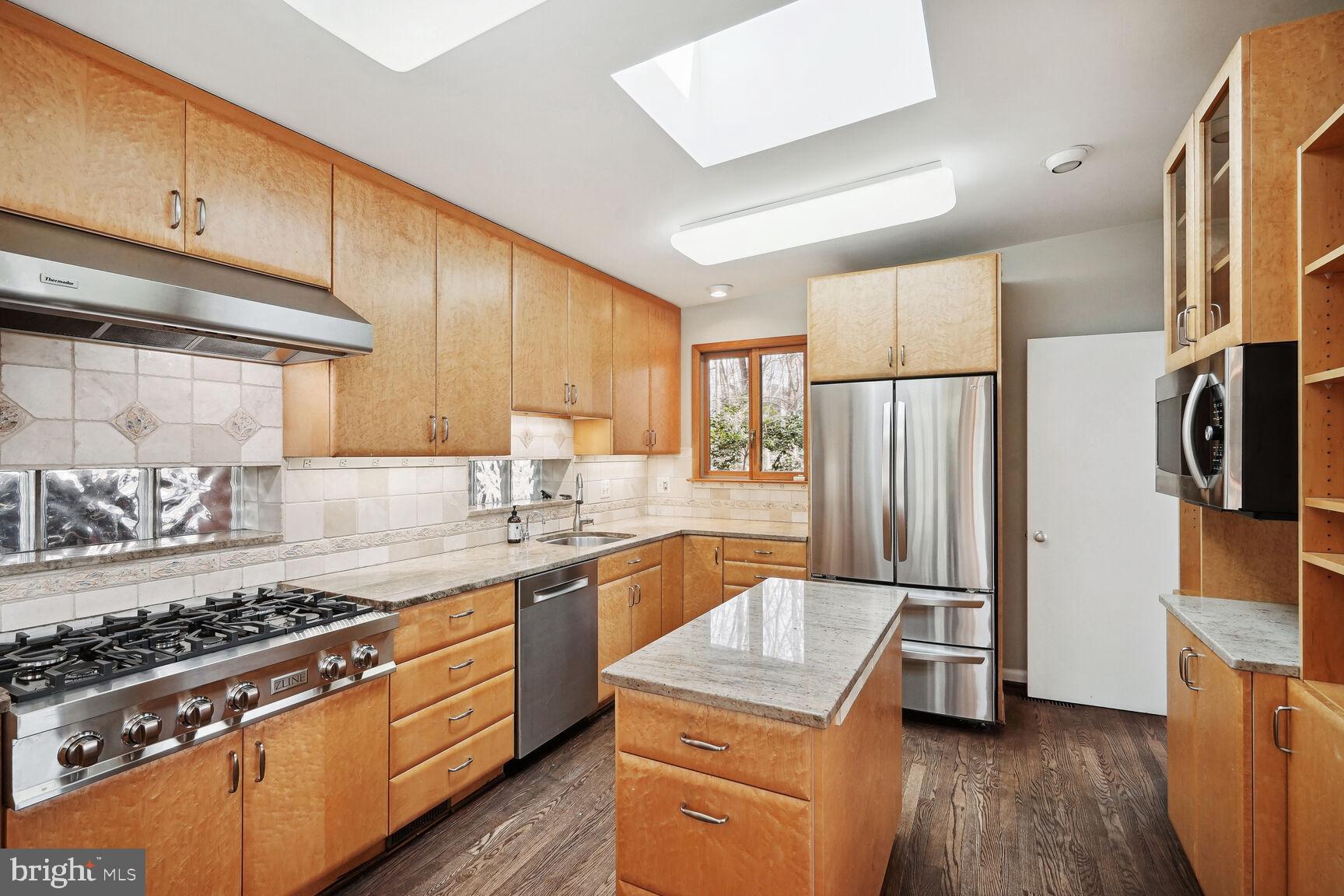 1717 Briar Ridge Road McLean, VA 22101 - Photo 9 of 27