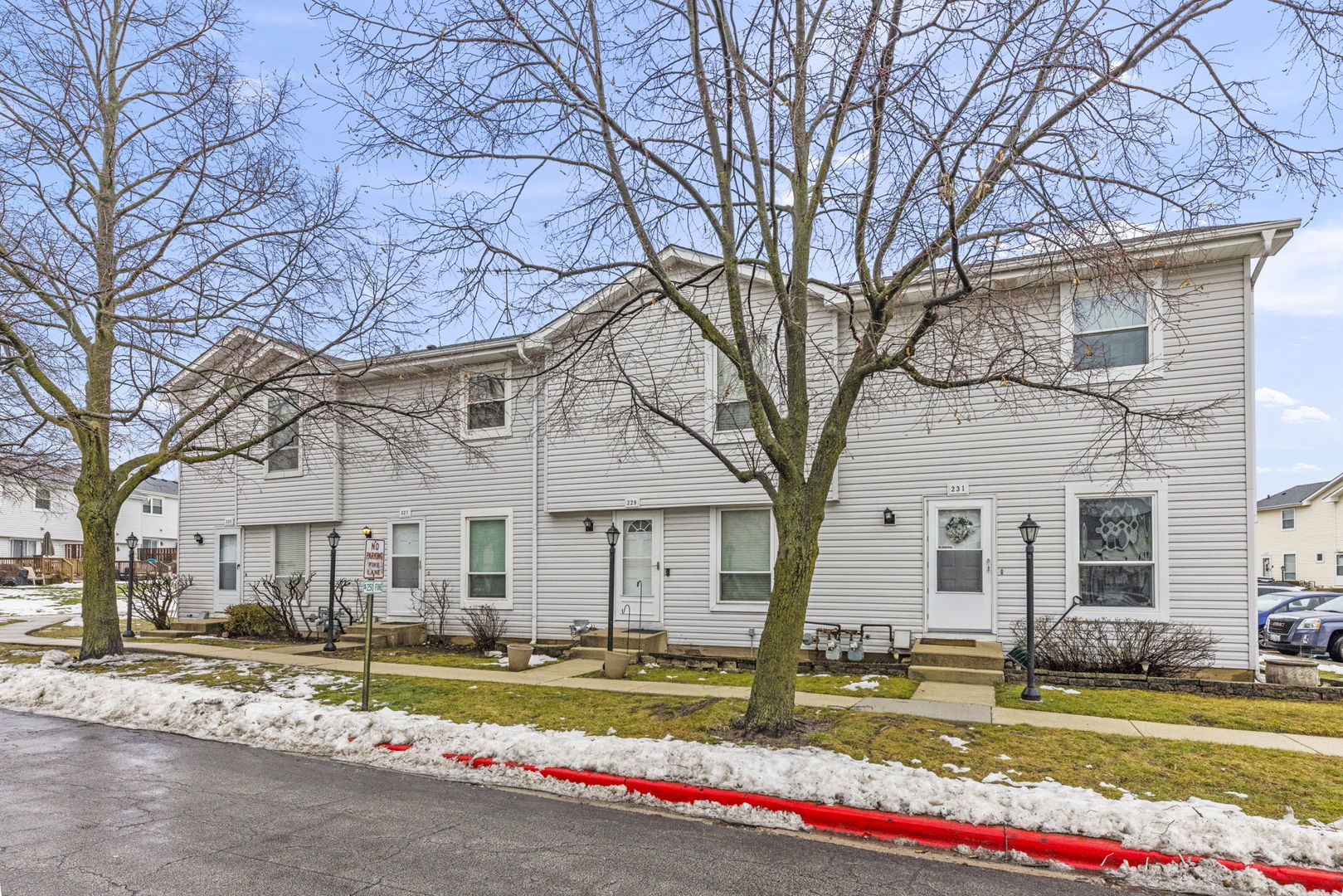 227 Raintree Court Aurora, IL 60504 - Photo 2 of 20 Gallery Image 2