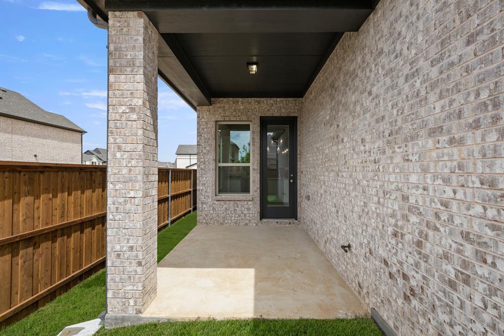 1536 Euclid Alley Corinth, TX 76208 - Photo 33 of 35