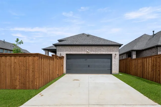 $516,590 | 1536 Euclid Alley, Corinth, TX 76208