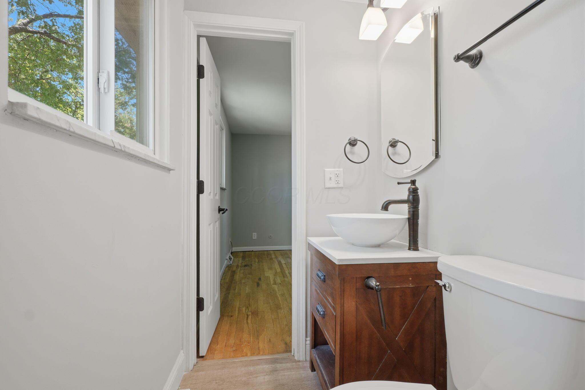 2547 McCutcheon Road Columbus, OH 43219 - Photo 33 of 55 full bath 2