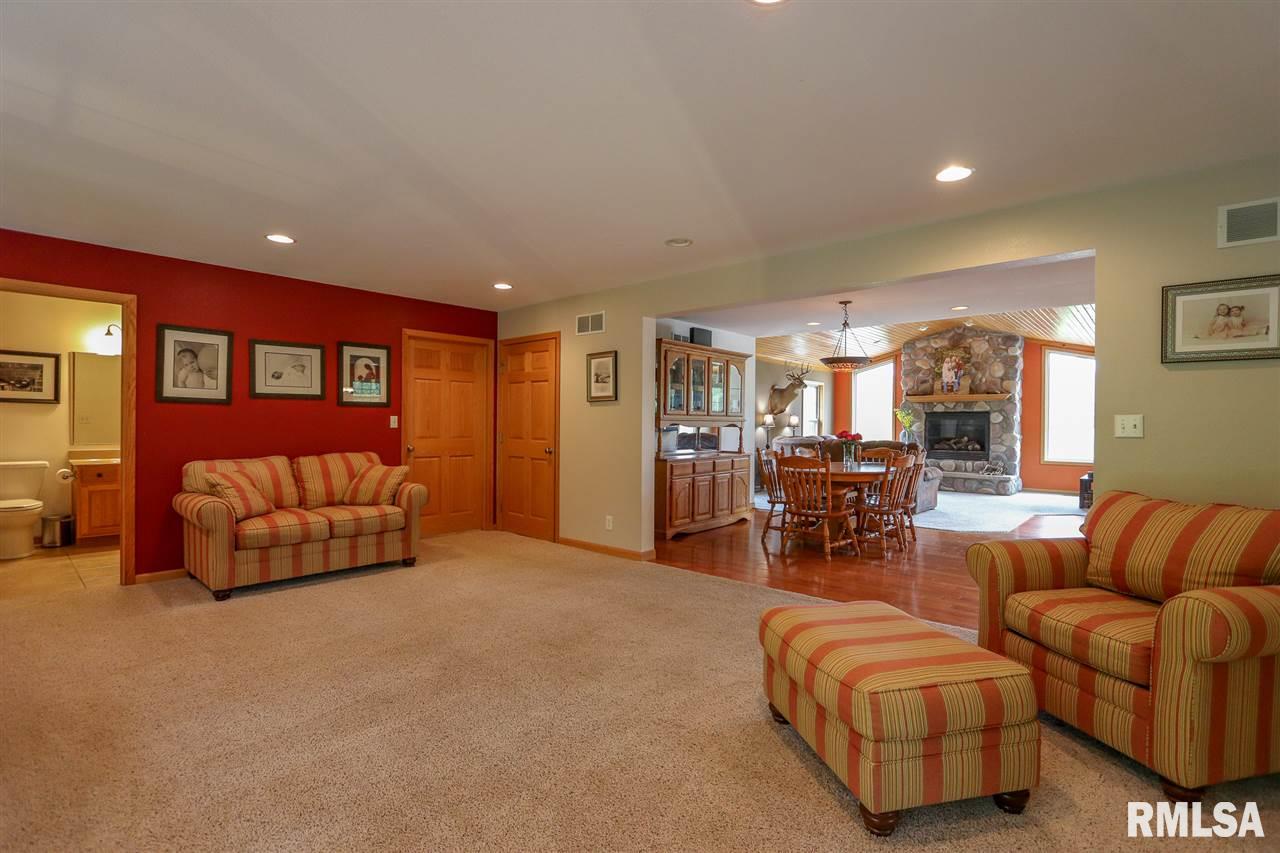 842 Banta Road Lowpoint, IL 61545 - Photo 16 of 36 Gallery Image 16