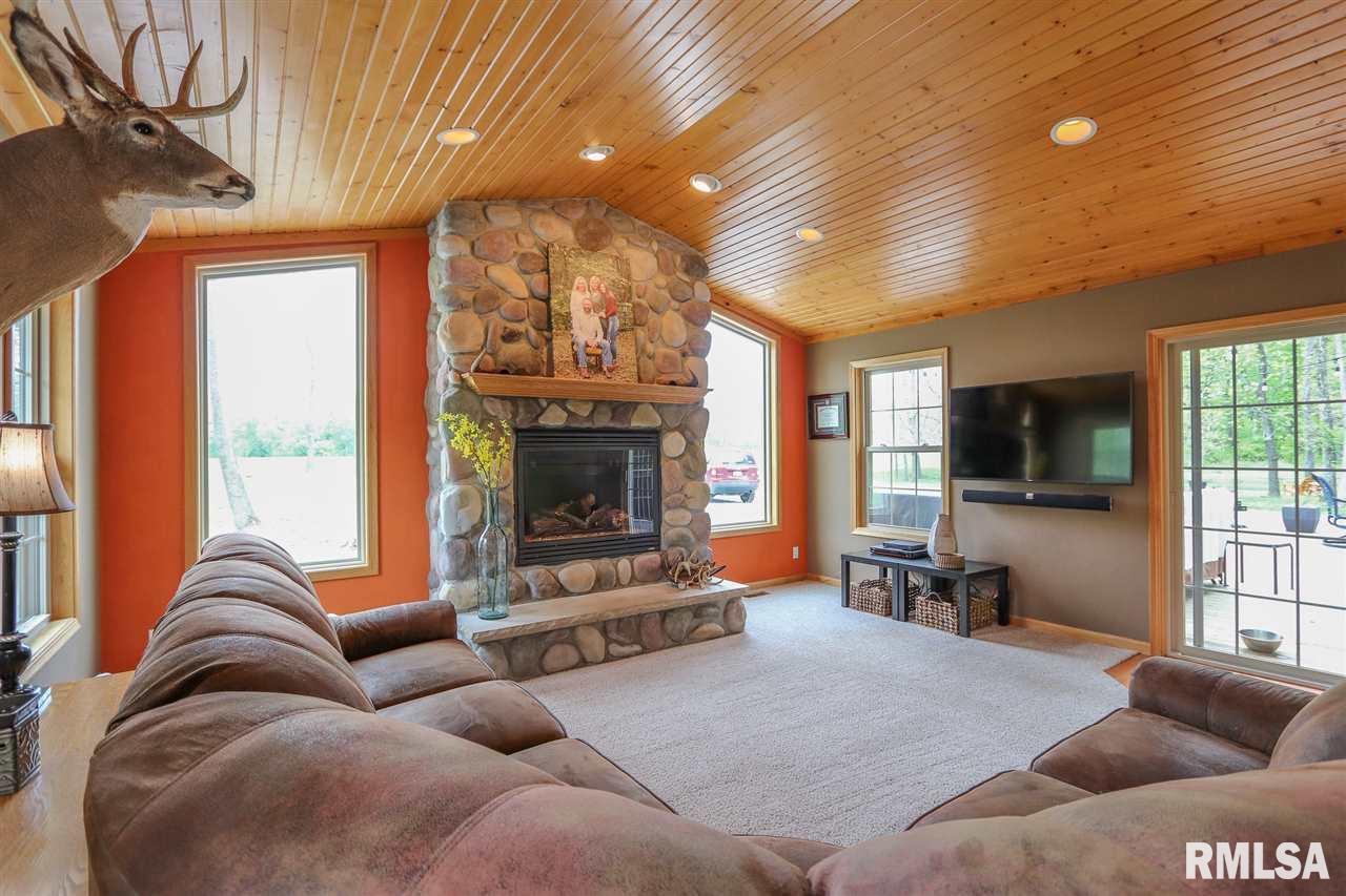 842 Banta Road Lowpoint, IL 61545 - Photo 9 of 36 Gallery Image 9
