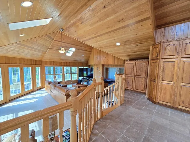 a view of a livingroom with furniture