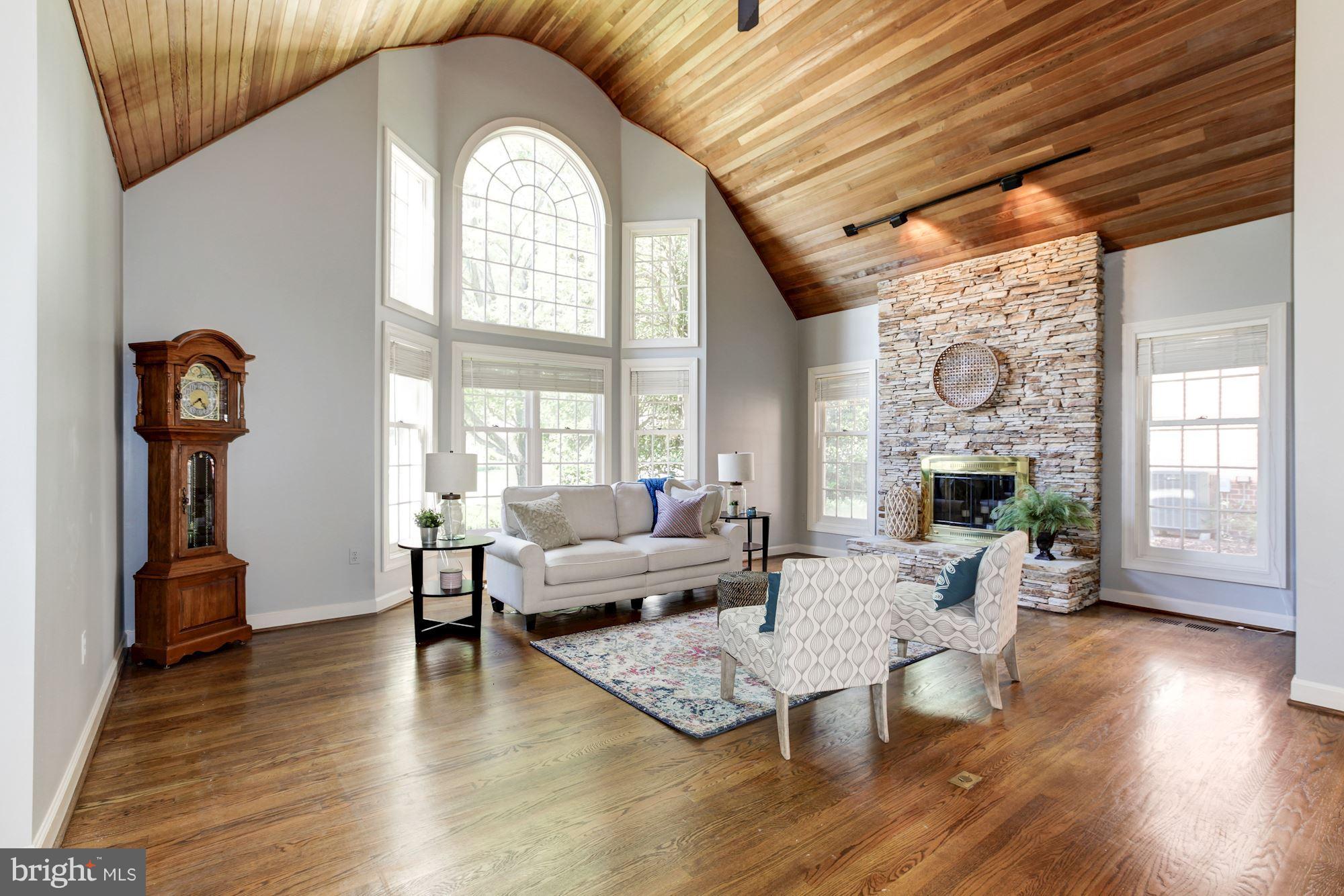 130 South River Landing Road Edgewater, MD 21037 - Photo 8 of 30 Skilled Pavilion-Style Ceiling . Palladian Window