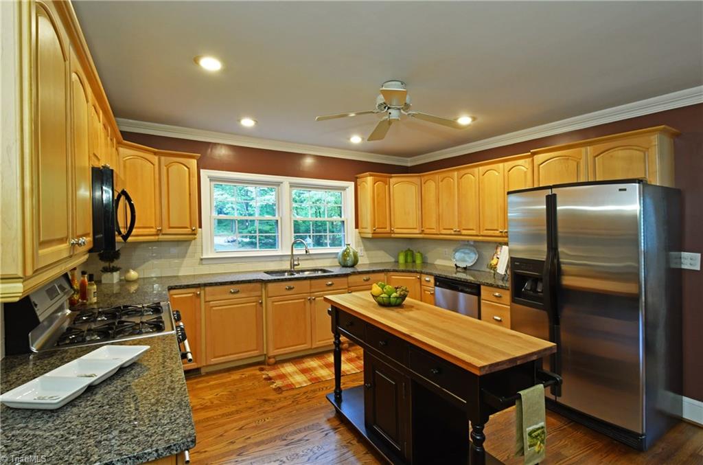 1546 Reynolda Road Winston-Salem, NC 27104 - Photo 8 of 28 Gallery Image 8