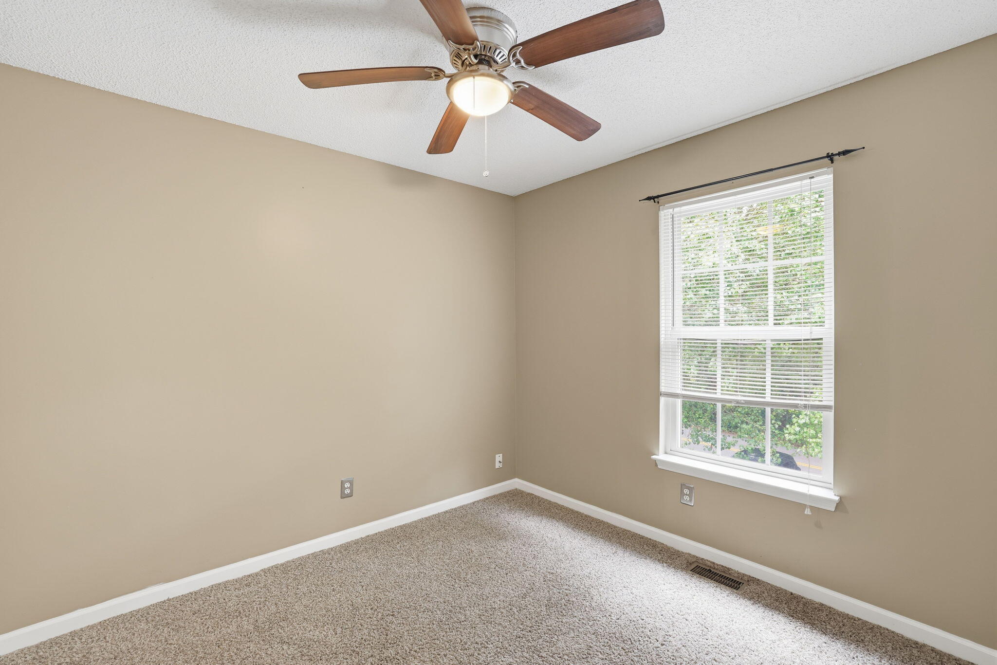 4961 Eldridge Road Hixson, TN 37343 - Photo 25 of 25 25-web-or-mls-4961-eldridge-rd