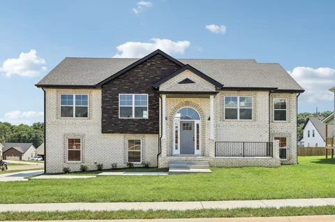 $447,400 | 352 Cardinal Creek Drive, Clarksville, TN 37040