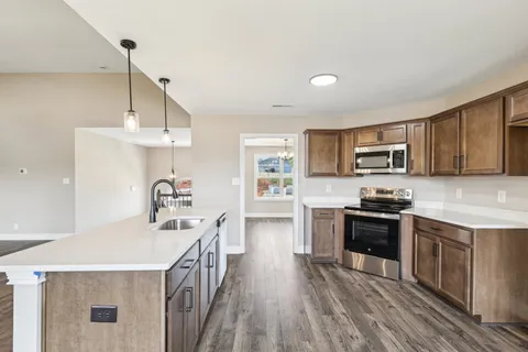 $447,400 | 352 Cardinal Creek Drive, Clarksville, TN 37040