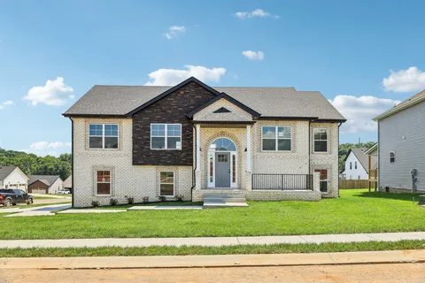 $447,400 | 352 Cardinal Creek Drive, Clarksville, TN 37040