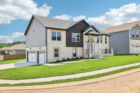 $447,400 | 352 Cardinal Creek Drive, Clarksville, TN 37040