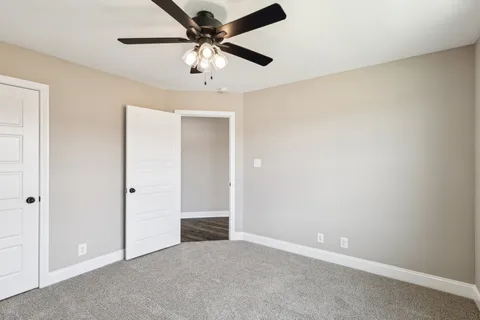 $447,400 | 352 Cardinal Creek Drive, Clarksville, TN 37040