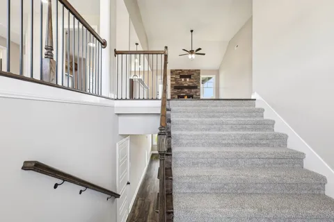 $447,400 | 352 Cardinal Creek Drive, Clarksville, TN 37040