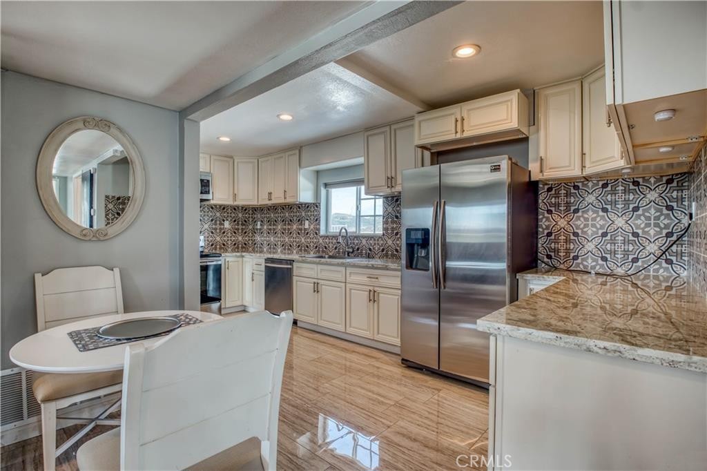 45050 Camaron Road Temecula, CA 92590 - Photo 7 of 32