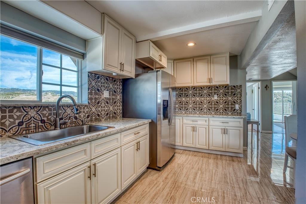 45050 Camaron Road Temecula, CA 92590 - Photo 9 of 32