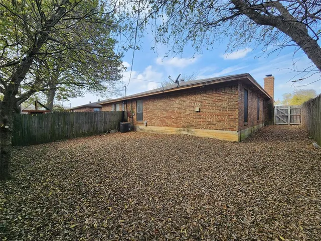 $1,395 | 1061 Irene Street, Burleson, TX 76028