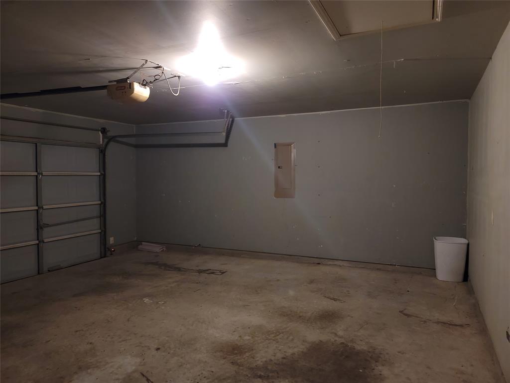 204 Meadow View Lane Anna, TX 75409 - Photo 20 of 23 a view of an empty room