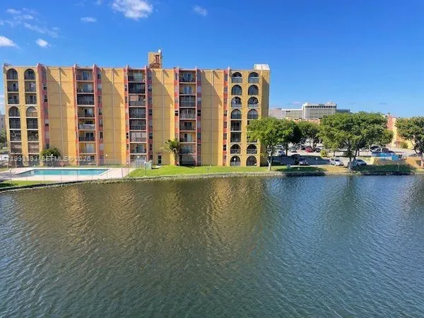 $2,000 | 4709 Northwest 7th Street, Unit 4089, Miami, FL 33126