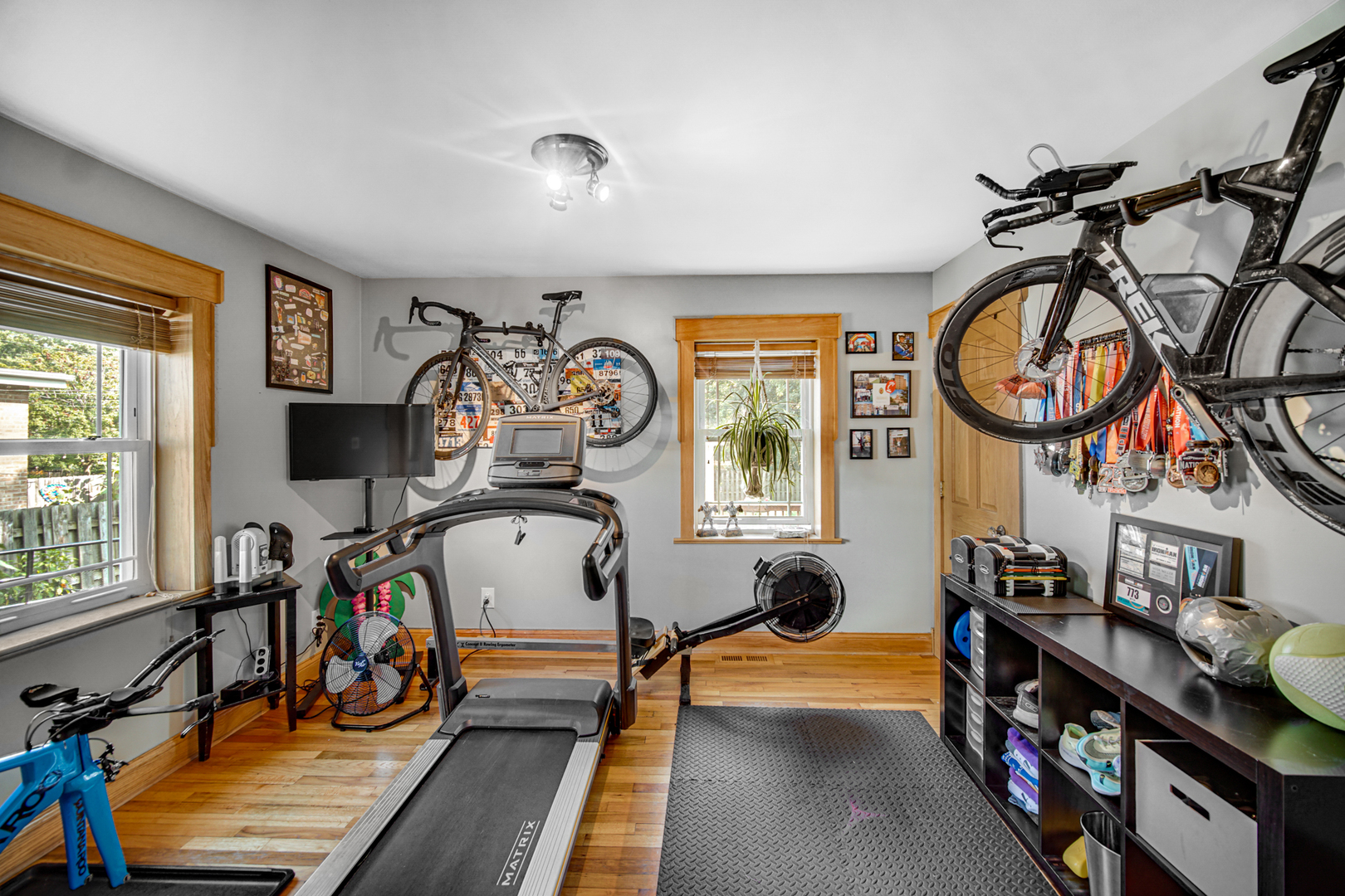 1308 Manchester Road Wheaton, IL 60187 - Photo 12 of 30 a view of a room with gym equipment