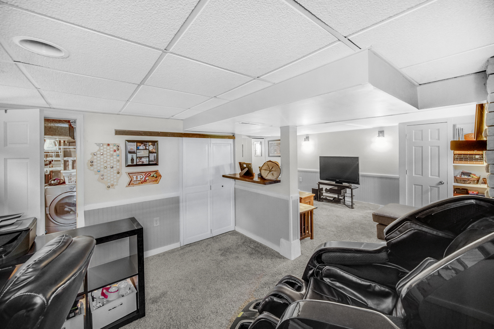 1308 Manchester Road Wheaton, IL 60187 - Photo 16 of 30 a view of a workspace with furniture