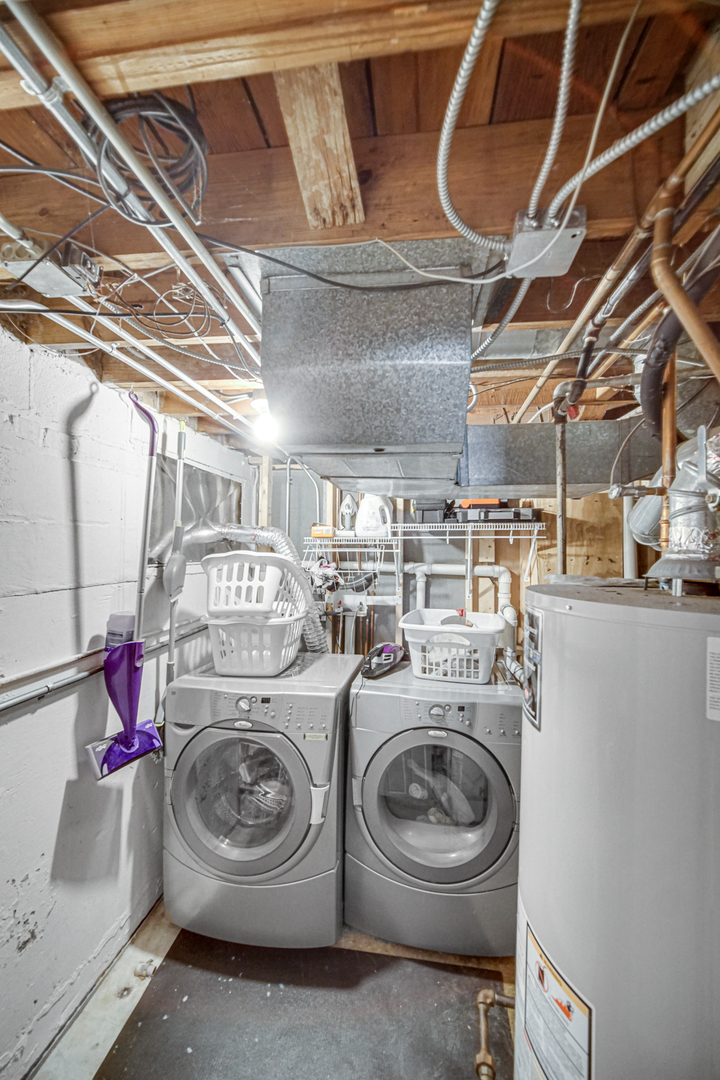 1308 Manchester Road Wheaton, IL 60187 - Photo 21 of 30 a utility room with dryer and washer