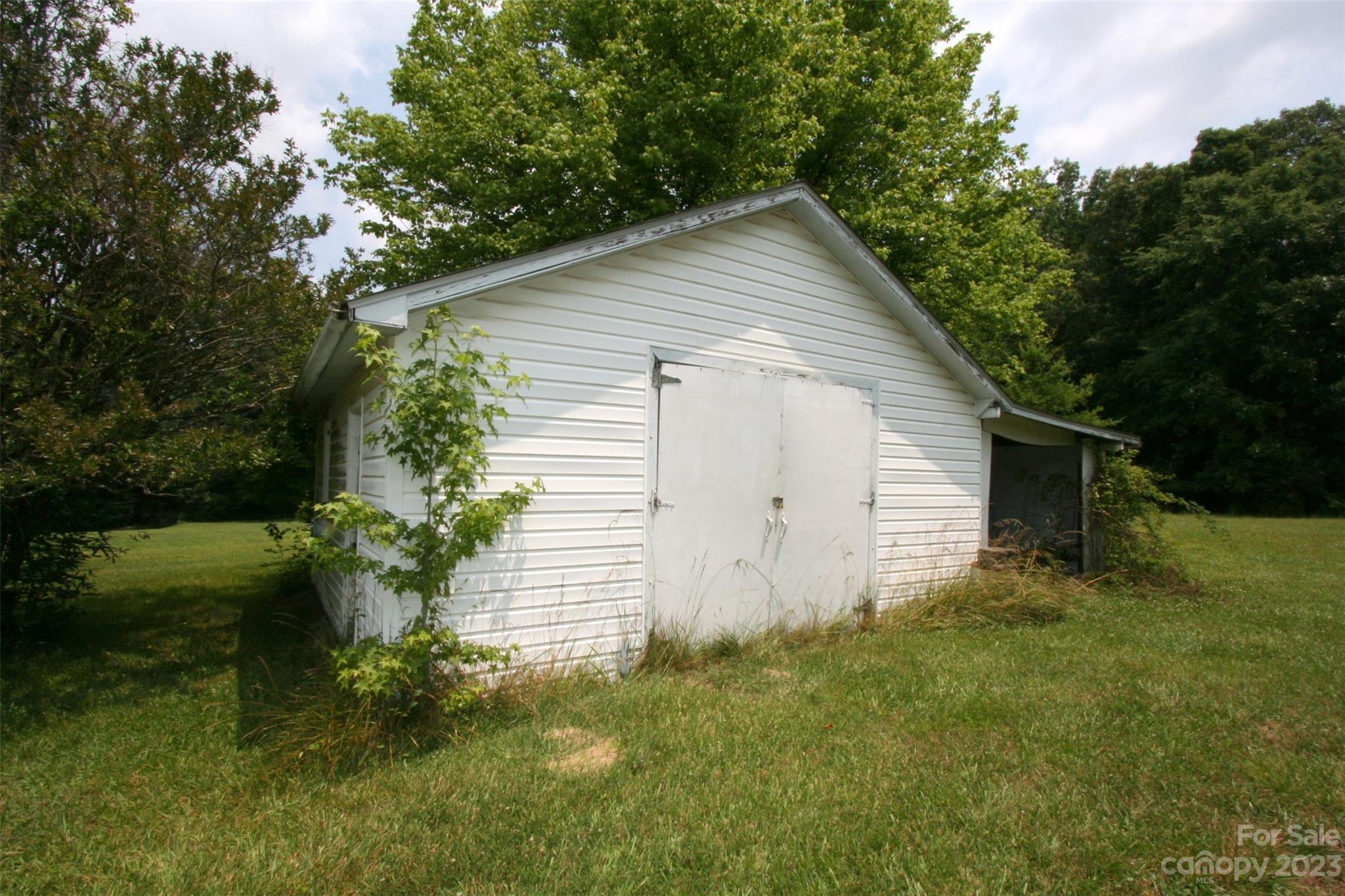 2813 Castlebrook Drive Monroe, NC 28112 - Photo 36 of 37 a view of a house with backyard