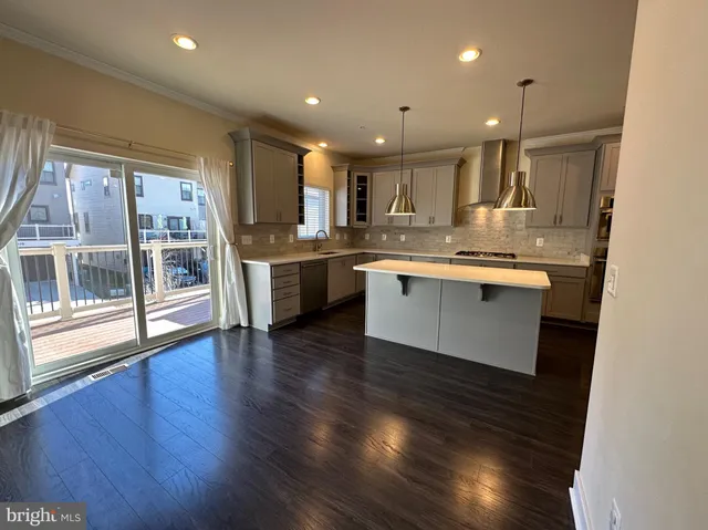 $3,500 | 161 Green Poplar Lane, Clarksburg, MD 20871