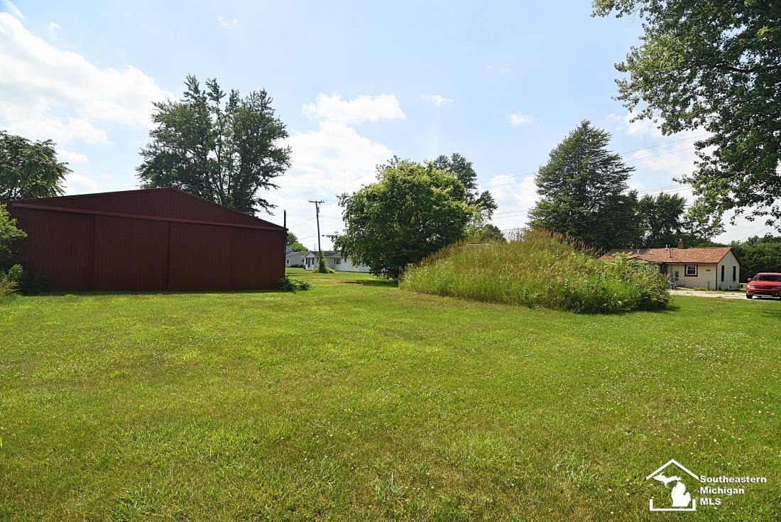 13493 Dixon Road Dundee, MI 48131 - Photo 7 of 48