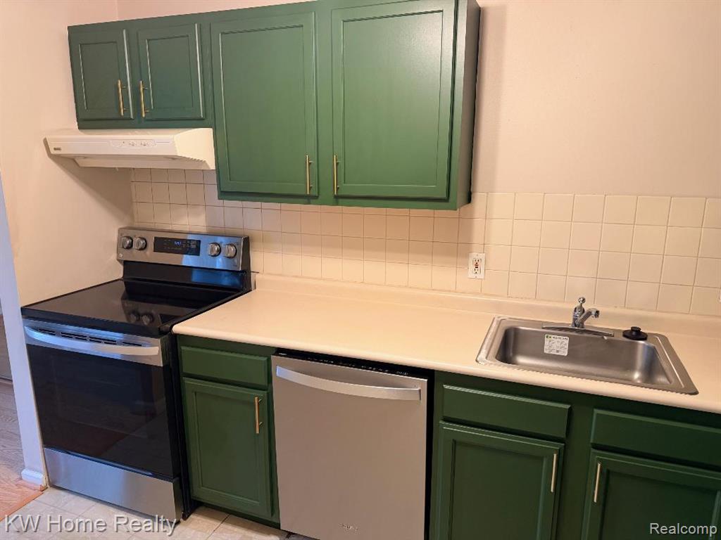 32005 West 12 Mile Road, Unit 204 Farmington, MI 48334 - Photo 9 of 13
