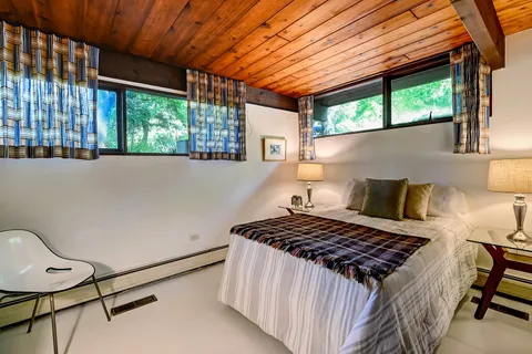 $1,347,000 | 16W340 97th Street, Burr Ridge, IL 60527