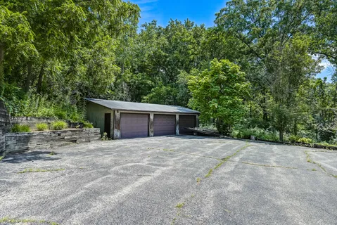 $1,347,000 | 16W340 97th Street, Burr Ridge, IL 60527