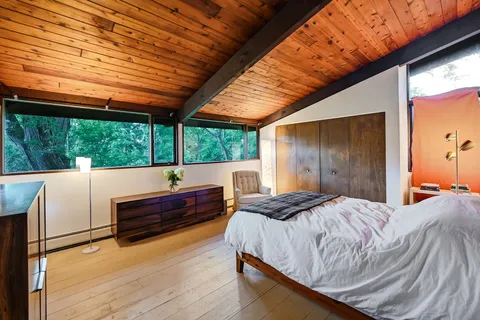 $1,347,000 | 16W340 97th Street, Burr Ridge, IL 60527