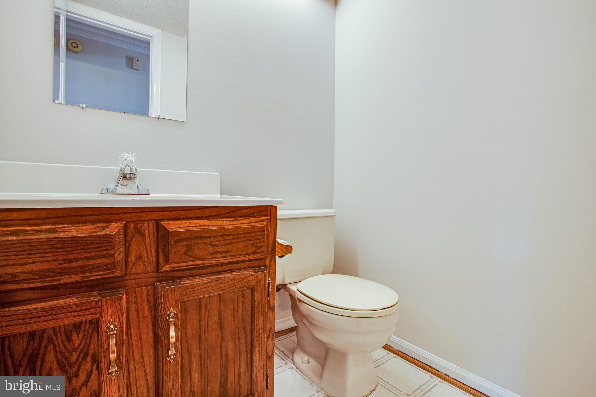 1911 East Beech Road Sterling, VA 20164 - Photo 10 of 31 First floor half bath