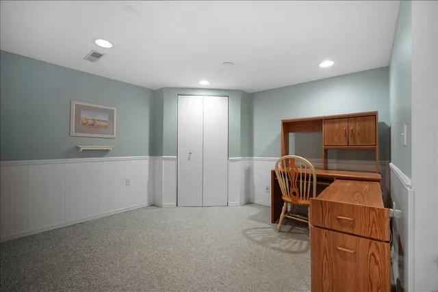 $359,900 | 404 Lake Shore Circle, Bloomington, IL 61704