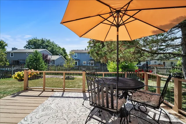 $359,900 | 404 Lake Shore Circle, Bloomington, IL 61704