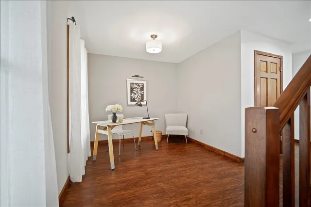 $359,900 | 404 Lake Shore Circle, Bloomington, IL 61704