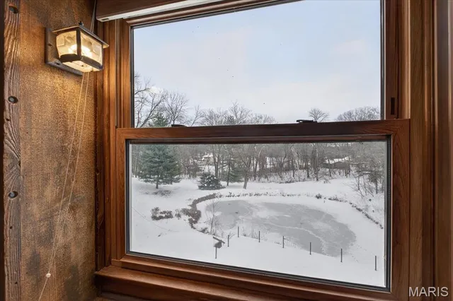 $349,900 | 6 Castle Drive, Florissant, MO 63034