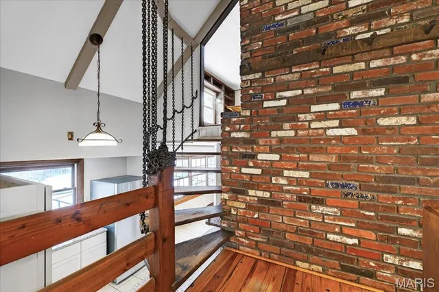 $349,900 | 6 Castle Drive, Florissant, MO 63034